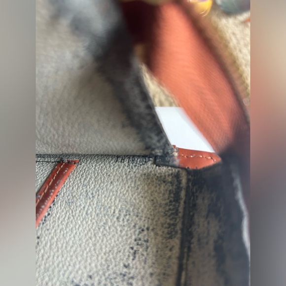 Authentic Louis Vuitton Brown Epi Leather Riviera Handbag - Picture 13 of 13